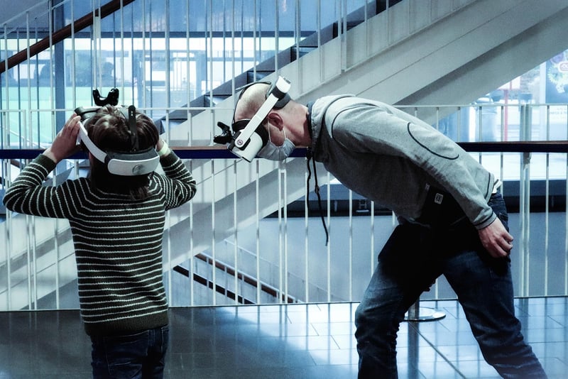Virtual Reality and Augmented Reality